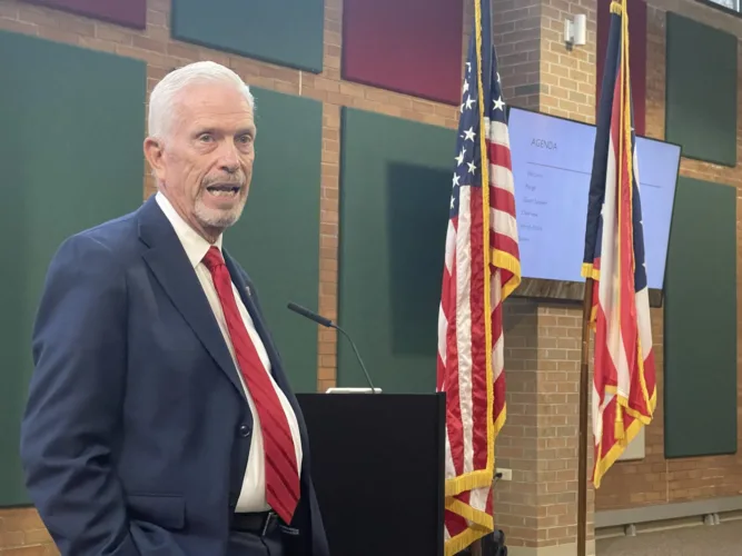 YSU president’s talk aimed at assisting veterans